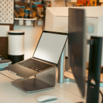 土日休みサムネイル