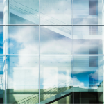 年収300万以上サムネイル