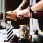 年収300万以上サムネイル