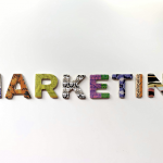 年収300万以上サムネイル